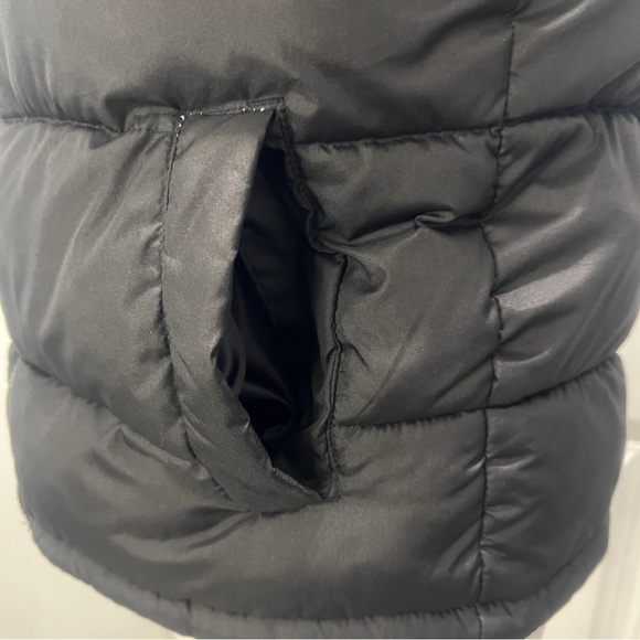 Old Navy Puffer Vest Black Size Large Sleeveless Fleece Inside Pockets Zippered - Picture 4 of 12